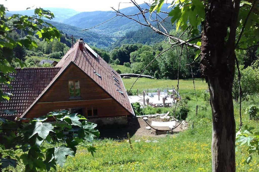 Apartamento Un Coin De Montagne Linthal Exterior foto